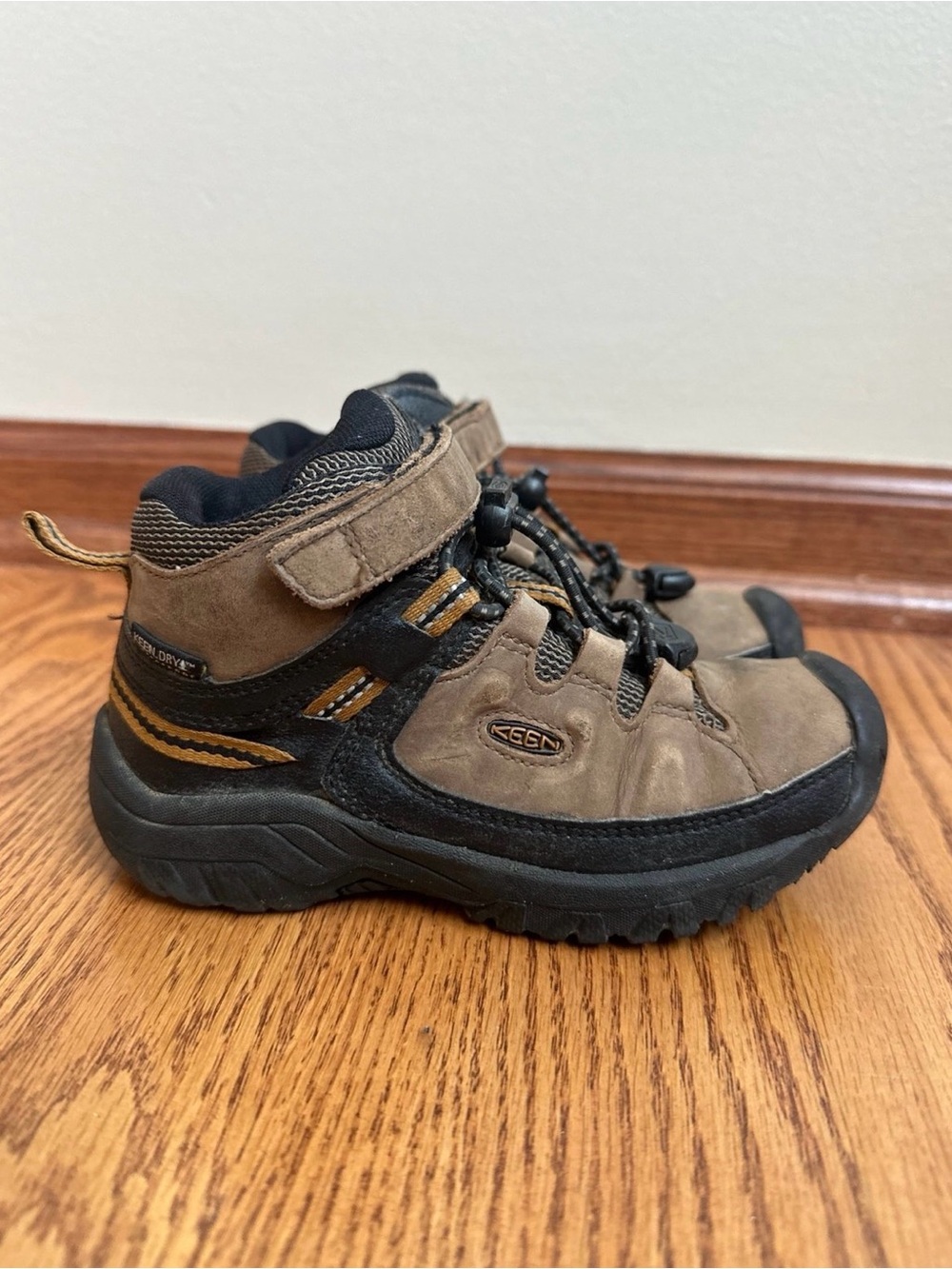 KEEN Targhee Mid Waterproof Hiking Boots Kids 10 Brown
